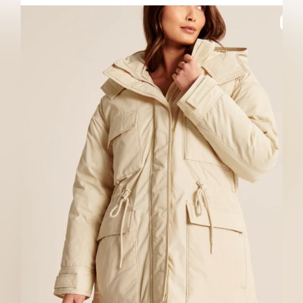 Abercrombie & Fitch Women's Beige Puffer Jacket - Picture 1 of 16